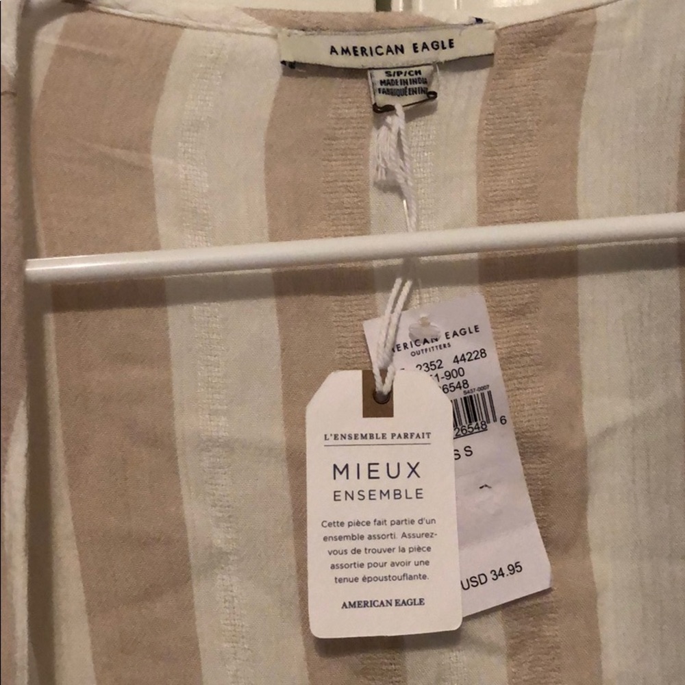 American Eagle cream and white crop top NWT - Picture 3 of 3